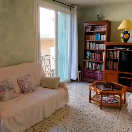 Maison Avec Garage Au Centre Du Village * Serignan