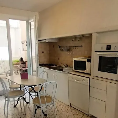 Villa Maison Avec Garage Au Centre Du Village *