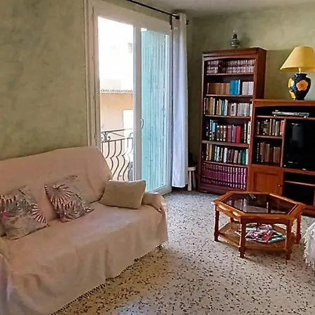 فيلة Mol Sérignan